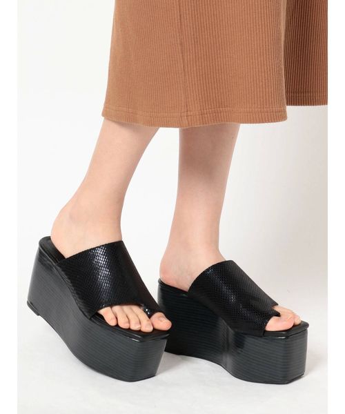 EVRIS（エヴリス）の「トングウエッジサンダル（サンダル・レディース・ブラック/ブラウン・MEDIUM/LARGE）」の10枚目の写真