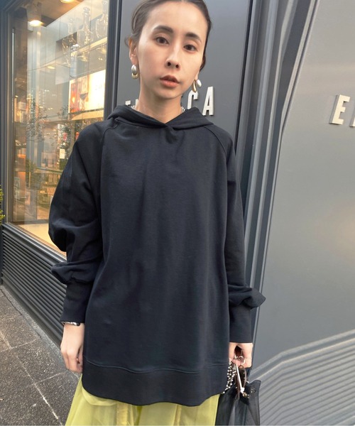 Ameri(アメリ)の「LAYERED BUSTIER HOODIE(パーカー・レディース・ブラック/ベージュ/グレー・FREE)」の13枚目の写真