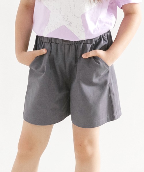 Bee des Bee（ビーデスビー）の「シンプルショートパンツ（その他パンツ・キッズ・チャコールグレー/ブルー/アイボリー/スモークピンク/ブラウン系その他/ブラック/ライトベージュ/ブルー系その他/ライトカーキ/ラベンダー/ミント/ブルー系その他2/グリーン系その他・110cm/100cm/120cm/130cm/140cm/150cm/100/120/150/110/130/140）」の3枚目の写真