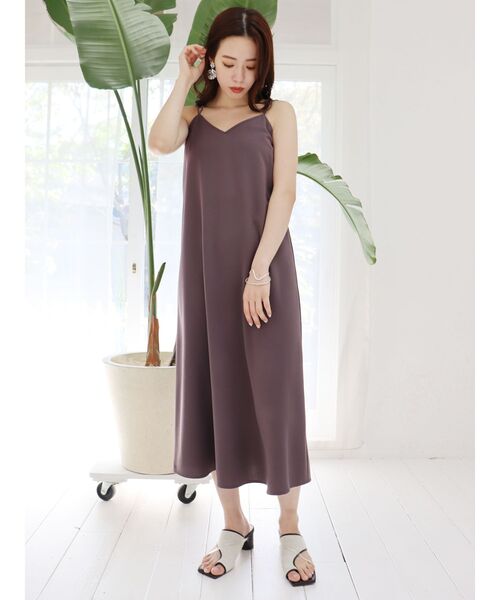 MURUA（ムルーア）の「バッククロスキャミワンピース（ワンピース・レディース・アイボリー/グレー/ブラック・FREE）」の3枚目の写真