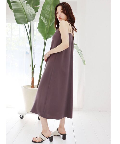 MURUA（ムルーア）の「バッククロスキャミワンピース（ワンピース・レディース・アイボリー/グレー/ブラック・FREE）」の5枚目の写真