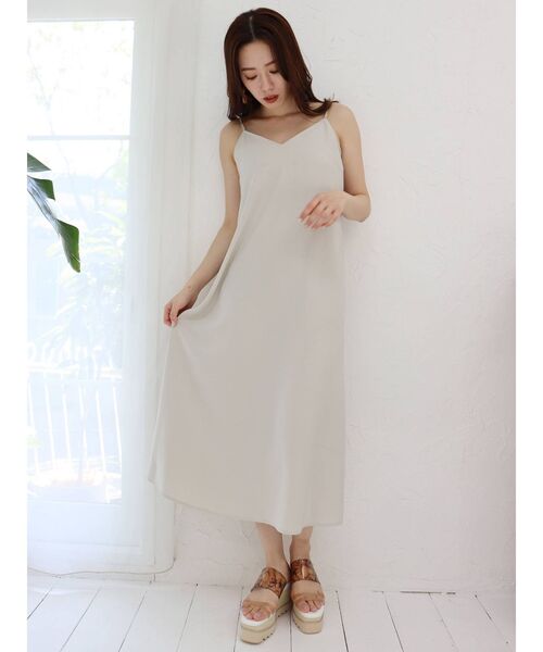 MURUA（ムルーア）の「バッククロスキャミワンピース（ワンピース・レディース・アイボリー/グレー/ブラック・FREE）」の7枚目の写真