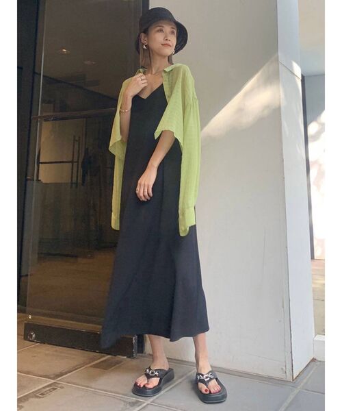 MURUA（ムルーア）の「バッククロスキャミワンピース（ワンピース・レディース・アイボリー/グレー/ブラック・FREE）」の13枚目の写真