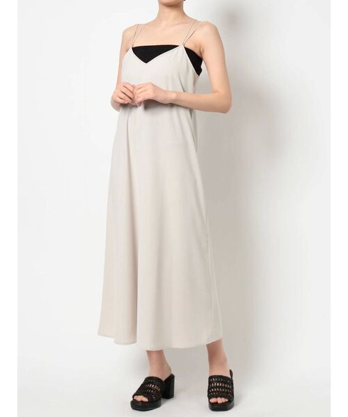 MURUA（ムルーア）の「バッククロスキャミワンピース（ワンピース・レディース・アイボリー/グレー/ブラック・FREE）」の16枚目の写真