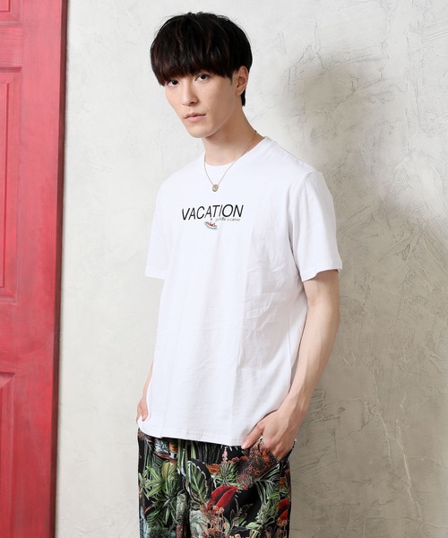 TopIsm(トップイズム)の「USAコットン ビッグシルエット刺繍入りプリント半袖Tシャツ(Tシャツ/カットソー・メンズ・ホワイト/ブラック/ベージュ/サックスブルー/ホワイト系その他/ブラック系その他/キャメル/ホワイト系その他2・LL/M/L)」の3枚目の写真