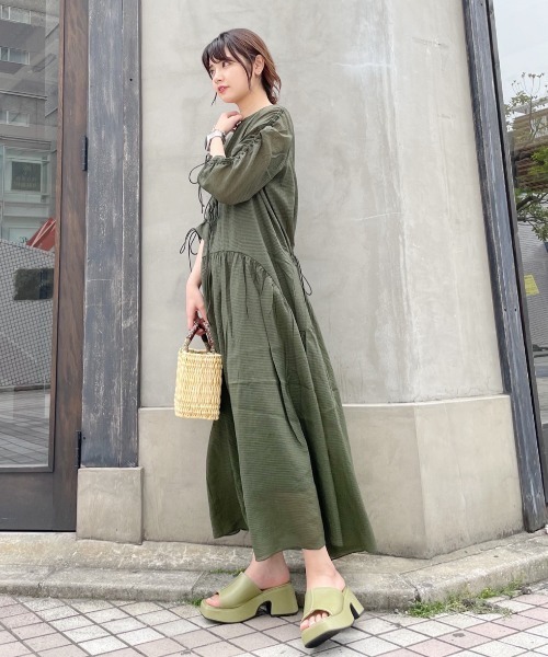 大人女性の Kastane（カスタネ）の「モロッコ ストロー横長カゴバッグ（かご バッグ