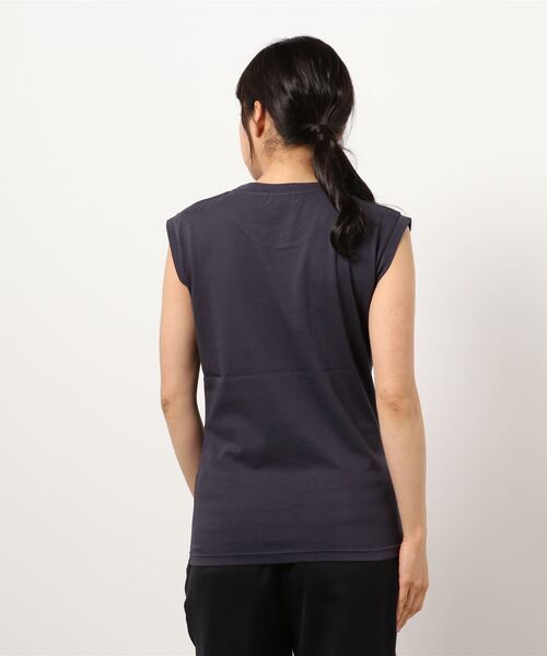 ottilie(オティーリエ)の「ちびロゴノースリーブ(Tシャツ/カットソー・レディース・チャコールグレー/ブラウン/オフホワイト/カーキ・FREE)」の6枚目の写真