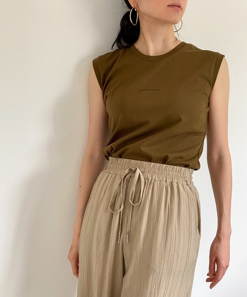 ottilie(オティーリエ)の「ちびロゴノースリーブ(Tシャツ/カットソー・レディース・チャコールグレー/ブラウン/オフホワイト/カーキ・FREE)」の11枚目の写真