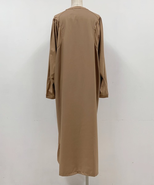 audrey and john wad（オードリーアンドジョンワッド）の「バック異素材ワンピース（ワンピース・レディース・ブラック/キャメル・M）」の16枚目の写真