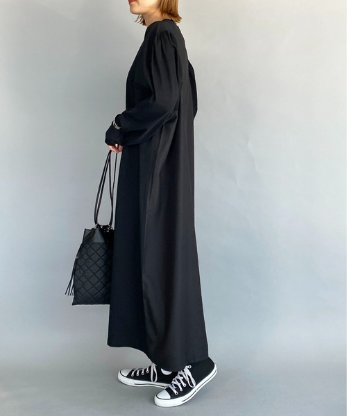 audrey and john wad（オードリーアンドジョンワッド）の「バック異素材ワンピース（ワンピース・レディース・ブラック/キャメル・M）」の5枚目の写真