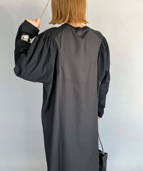 audrey and john wad（オードリーアンドジョンワッド）の「バック異素材ワンピース（ワンピース・レディース・ブラック/キャメル・M）」の7枚目の写真