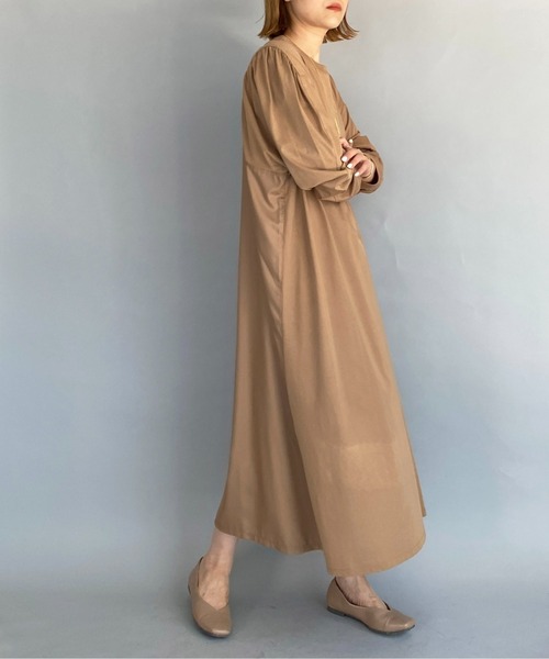 audrey and john wad（オードリーアンドジョンワッド）の「バック異素材ワンピース（ワンピース・レディース・ブラック/キャメル・M）」の9枚目の写真