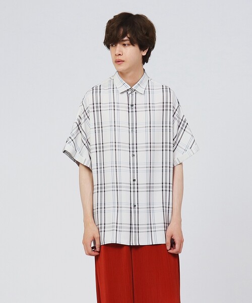 tk.TAKEO KIKUCHI（ティーケータケオキクチ）の「◆フレンチスリーブシャツ（シャツ/ブラウス・メンズ・チャコールグレー/ブラック/サンドベージュ・88）」の2枚目の写真