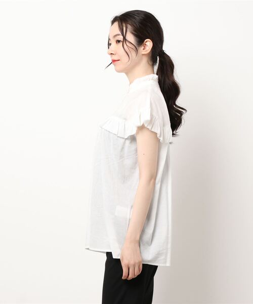 Te chichi（テチチ）の「スタンドフリル切替ブラウス（シャツ/ブラウス・レディース・ブルー/ブラック/オフホワイト・ﾌﾘ-）」の4枚目の写真