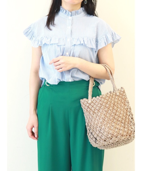 Te chichi（テチチ）の「スタンドフリル切替ブラウス（シャツ/ブラウス・レディース・ブルー/ブラック/オフホワイト・ﾌﾘ-）」の3枚目の写真