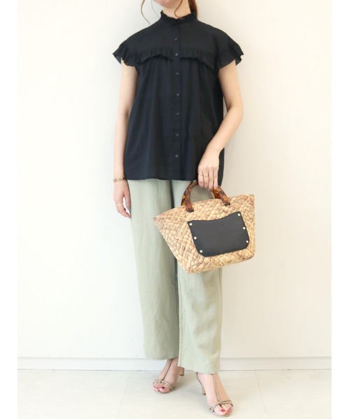 Te chichi（テチチ）の「スタンドフリル切替ブラウス（シャツ/ブラウス・レディース・ブルー/ブラック/オフホワイト・ﾌﾘ-）」の11枚目の写真