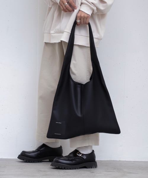 shiki tokyo（シキトウキョウ）の「シンセティックレザーマルシェバッグ（トートバッグ・メンズ・ブラック・FREE）」の15枚目の写真