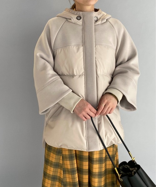 LUGIVA（ルギヴァ）の「ダンボールニット+タフタ ミドル丈ダウンジャケット（ダウンジャケット/コート・レディース・ブラック/グレー/モカ・M）」の5枚目の写真