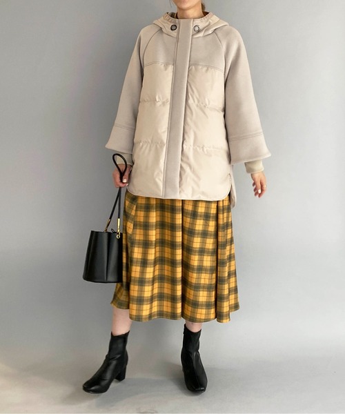 LUGIVA（ルギヴァ）の「ダンボールニット+タフタ ミドル丈ダウンジャケット（ダウンジャケット/コート・レディース・ブラック/グレー/モカ・M）」の7枚目の写真