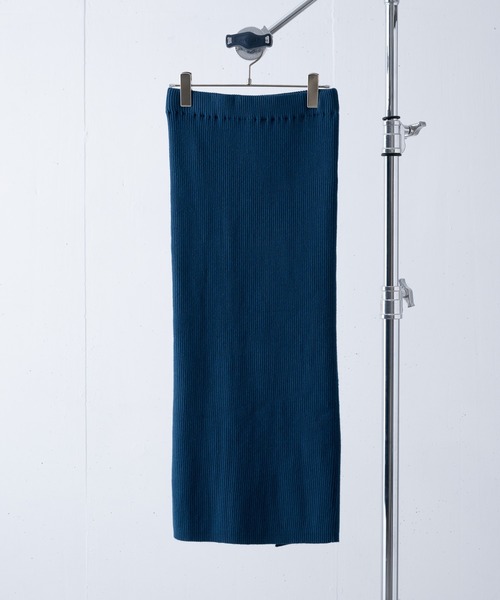 Happy John(ハッピージョン)の「カラータイトニットスカート/color tight knit skirt(スカート・レディース・ブラック/ブルー/マスタード・FREE)」の8枚目の写真