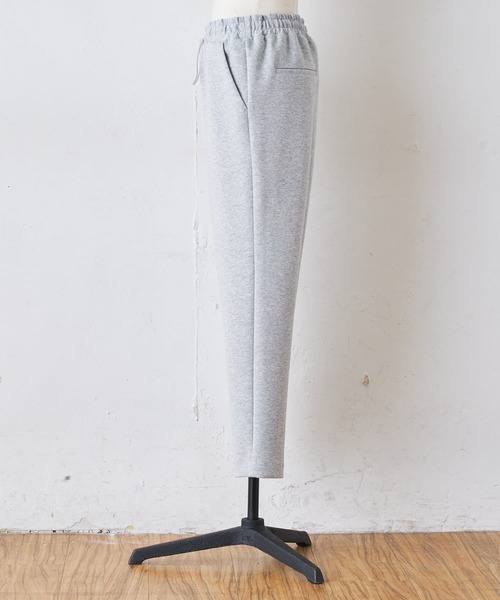 BEARDSLEY（ビアズリー）の「履き心地◎楽なのにきれい見え、ラインを拾わないダンボールパンツ（その他パンツ・レディース・ブラック/グレー・1/0/2）」の6枚目の写真