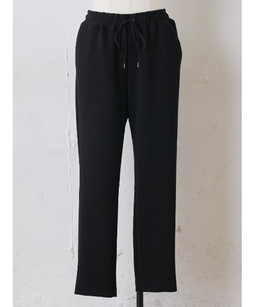 BEARDSLEY（ビアズリー）の「履き心地◎楽なのにきれい見え、ラインを拾わないダンボールパンツ（その他パンツ・レディース・ブラック/グレー・1/0/2）」の20枚目の写真