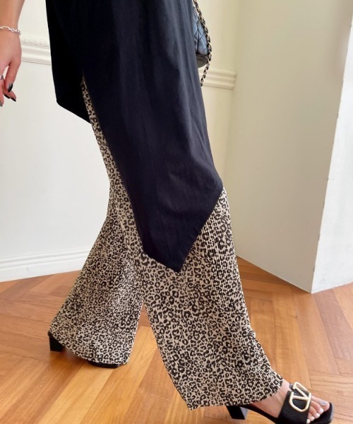 NANING9（ナンニング）の「NANING9 レオパードプリーツパンツ（その他パンツ・レディース・ベージュ・FREE）」の5枚目の写真