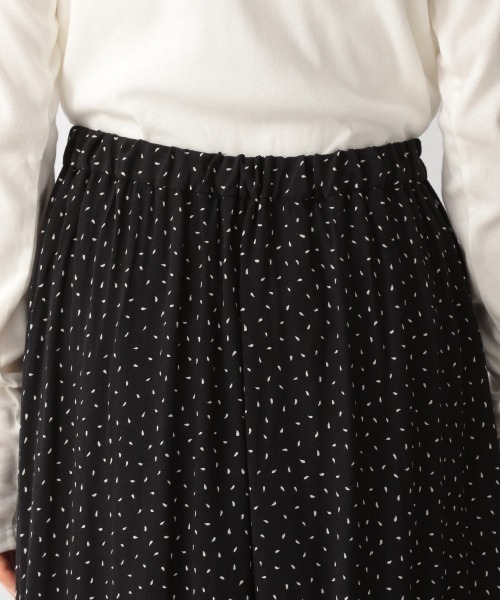 LOWRYS FARM（ローリーズファーム）の「スソフリルロングスカート　238092（スカート・レディース・ブラック系その他2/レッド/グリーン/ブラック系その他/ブラック/ライム・FREE）」の19枚目の写真