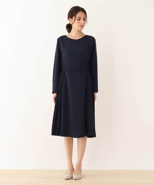 SHOO・LA・RUE（シューラルー）の「◆【S-3L】サイドプリーツワンピース（ワンピース・レディース・ブラック系1/ネイビー系1・01/02/03/04/05）」の8枚目の写真