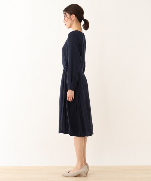 SHOO・LA・RUE（シューラルー）の「◆【S-3L】サイドプリーツワンピース（ワンピース・レディース・ブラック系1/ネイビー系1・01/02/03/04/05）」の7枚目の写真