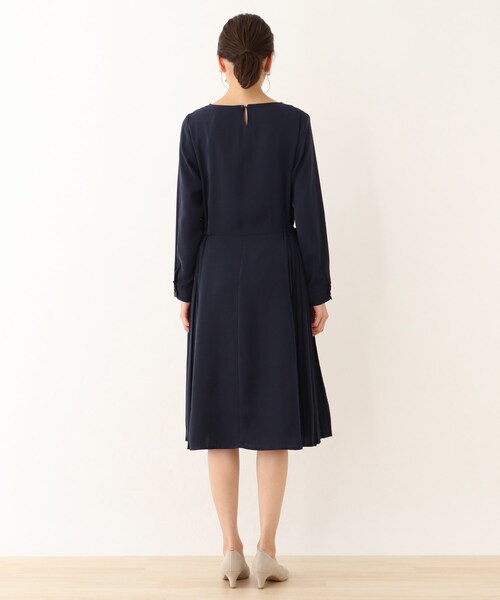 SHOO・LA・RUE（シューラルー）の「◆【S-3L】サイドプリーツワンピース（ワンピース・レディース・ブラック系1/ネイビー系1・01/02/03/04/05）」の11枚目の写真