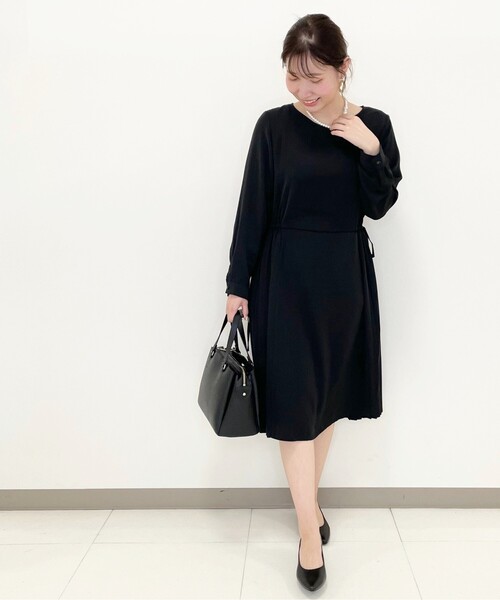 SHOO・LA・RUE（シューラルー）の「◆【S-3L】サイドプリーツワンピース（ワンピース・レディース・ブラック系1/ネイビー系1・01/02/03/04/05）」の14枚目の写真