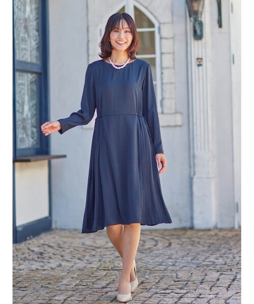 SHOO・LA・RUE（シューラルー）の「◆【S-3L】サイドプリーツワンピース（ワンピース・レディース・ブラック系1/ネイビー系1・01/02/03/04/05）」の17枚目の写真