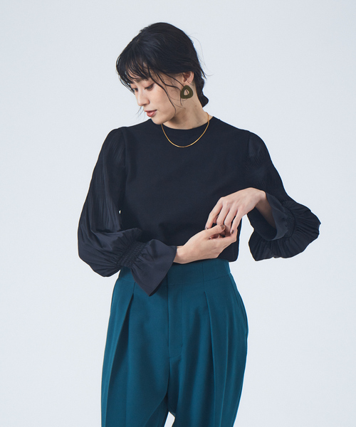 Abahouse Devinette(ドゥヴィネット)の「【BRAHMIN】14G天竺ドッキングプルオーバー(ニット/セーター・レディース・ベージュ/ブラック・フリー)」の2枚目の写真