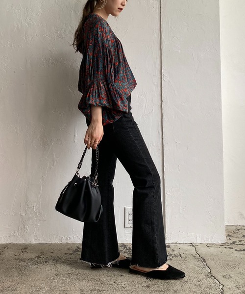 CAPRICIEUX LE'MAGE（カプリシューレマージュ）の「ソフトフレアカットオフデニム（デニムパンツ・レディース・ブラック/グレー・36/38）」の14枚目の写真