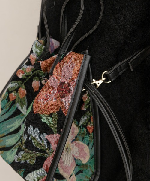 RODE SKO(ロデスコ)の「キンチャク絞りファブリックトートバッグ(トートバッグ・レディース・オフホワイト/ブラック・ONE)」の8枚目の写真