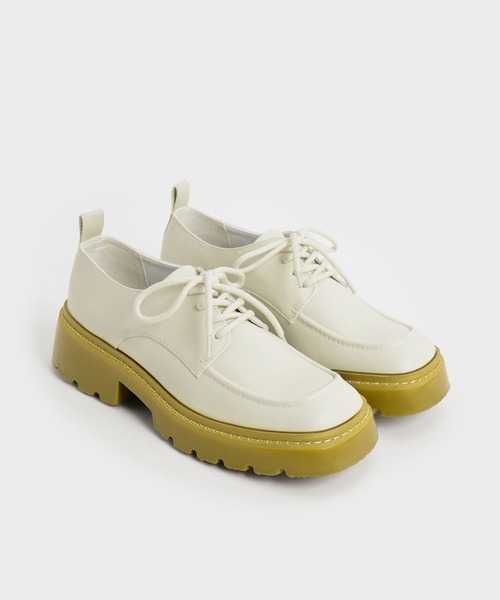 CHARLES & KEITH(チャールズ & キース)の「チャンキー ブローグ / Chunky Brogues(ドレスシューズ・レディース・オフホワイト/ライトベージュ/ブラック系その他2・22.5cm/23cm/23.5cm/24.5cm/25cm/25.5cm)」の7枚目の写真