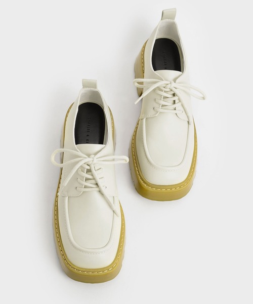 CHARLES & KEITH(チャールズ & キース)の「チャンキー ブローグ / Chunky Brogues(ドレスシューズ・レディース・オフホワイト/ライトベージュ/ブラック系その他2・22.5cm/23cm/23.5cm/24.5cm/25cm/25.5cm)」の9枚目の写真