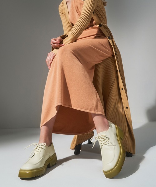 CHARLES & KEITH(チャールズ & キース)の「チャンキー ブローグ / Chunky Brogues(ドレスシューズ・レディース・オフホワイト/ライトベージュ/ブラック系その他2・22.5cm/23cm/23.5cm/24.5cm/25cm/25.5cm)」の18枚目の写真