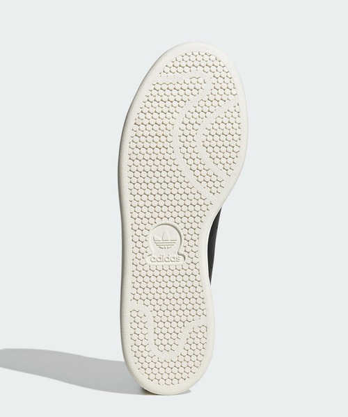 adidas（アディダス）の「スタンスミス [STAN SMITH] アディダスオリジナルス（メンズ/レディース）（スニーカー・メンズ・ブラック×グリーン/ホワイト×グリーン/ホワイト系その他/オフホワイト・25.5cm/27.0cm/23.5cm/25.0cm/22.5cm/24.0cm/26.5cm/28.0cm/23.0cm/27.5cm/29.0cm/28.5cm/24.5cm/26.0cm/22.0cm）」の10枚目の写真