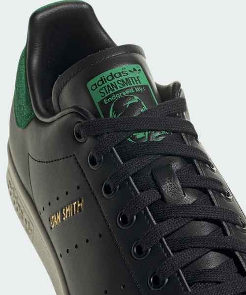 adidas（アディダス）の「スタンスミス [STAN SMITH] アディダスオリジナルス（メンズ/レディース）（スニーカー・メンズ・ブラック×グリーン/ホワイト×グリーン/ホワイト系その他/オフホワイト・25.5cm/27.0cm/23.5cm/25.0cm/22.5cm/24.0cm/26.5cm/28.0cm/23.0cm/27.5cm/29.0cm/28.5cm/24.5cm/26.0cm/22.0cm）」の13枚目の写真