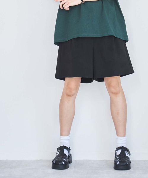 WEGO（ウィゴー）の「WEGO/タックハーフパンツ（その他パンツ・レディース・ブラック/ブラウン・SMALL/MEDIUM）」の2枚目の写真