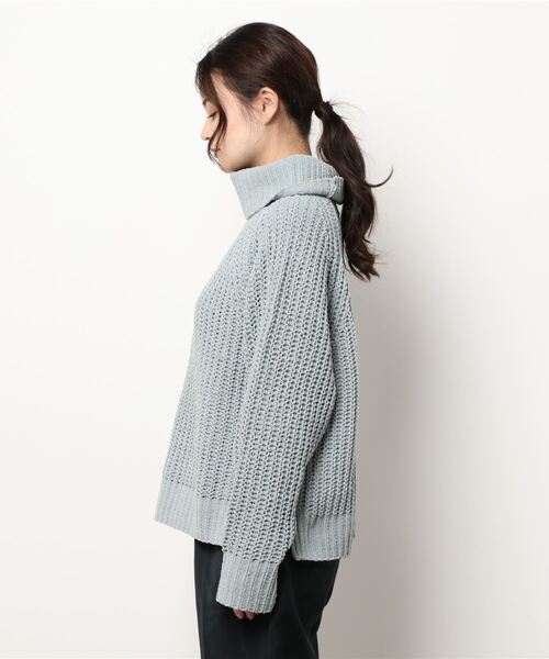 Lugnoncure（ルノンキュール）の「モール糸片畦タートルニット（ニット/セーター・レディース・モカ/オフホワイト/ブルー・ﾌﾘ-）」の5枚目の写真