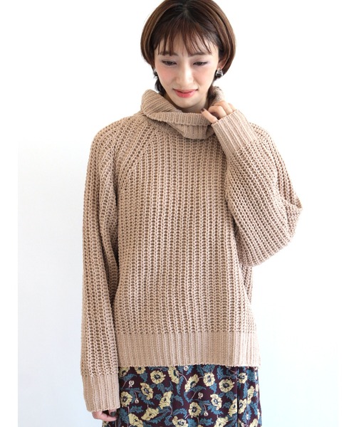 Lugnoncure（ルノンキュール）の「モール糸片畦タートルニット（ニット/セーター・レディース・モカ/オフホワイト/ブルー・ﾌﾘ-）」の2枚目の写真