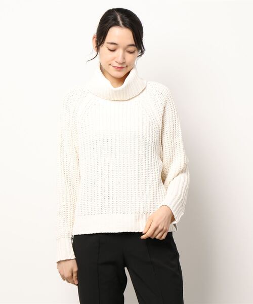 Lugnoncure（ルノンキュール）の「モール糸片畦タートルニット（ニット/セーター・レディース・モカ/オフホワイト/ブルー・ﾌﾘ-）」の7枚目の写真