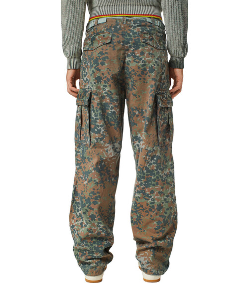 DIESEL（ディーゼル）の「メンズ カーゴ パンツ 迷彩（カーゴパンツ