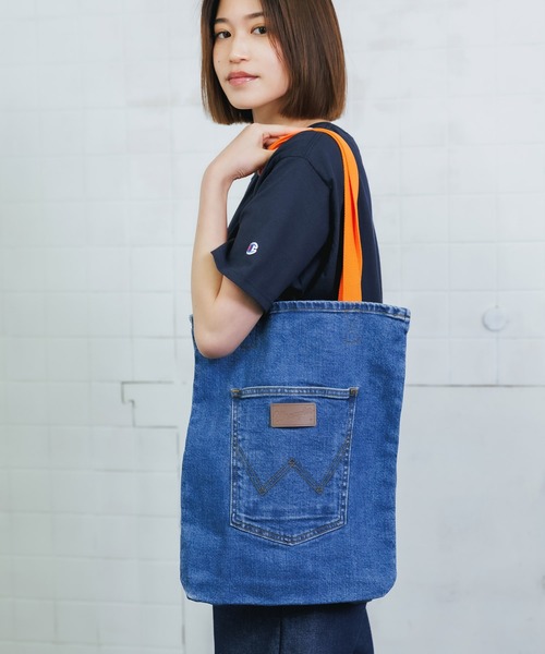 Wrangler(ラングラー)の「WRANGLER/ラングラー TOTE BAG トートバッグ デニムトートバック A4サイズ収納可(トートバッグ・メンズ・ブルー/オフホワイト/サックスブルー/イエロー/インディゴブルー・FREE)」の4枚目の写真