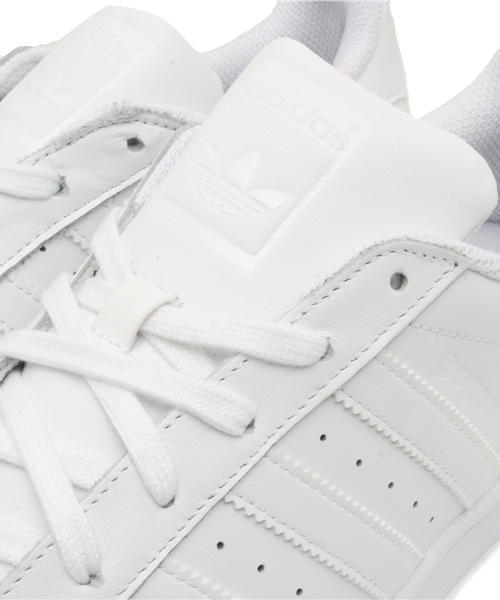 adidas（アディダス）の「オリジナルス スーパースター [Superstar WMNS]（スニーカー・レディース・ホワイト×ホワイト/ホワイト×ブラック・22.5cm/24.0cm/23.0cm/23.5cm/22.0cm/24.5cm/25.0cm/25.5cm）」の7枚目の写真