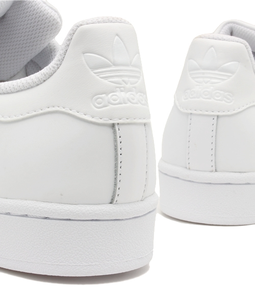 adidas（アディダス）の「オリジナルス スーパースター [Superstar WMNS]（スニーカー・レディース・ホワイト×ホワイト/ホワイト×ブラック・22.5cm/24.0cm/23.0cm/23.5cm/22.0cm/24.5cm/25.0cm/25.5cm）」の9枚目の写真