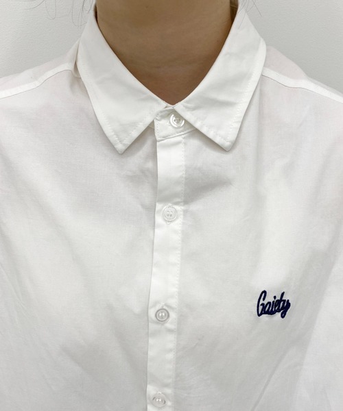 PairPair（ペアペア）の「刺繍入りレギュラーカラーシャツ(ユニセックス)（シャツ/ブラウス・メンズ・グレイッシュブルー/グリーン/イエロー/オフホワイト・MEDIUM/LARGE）」の15枚目の写真